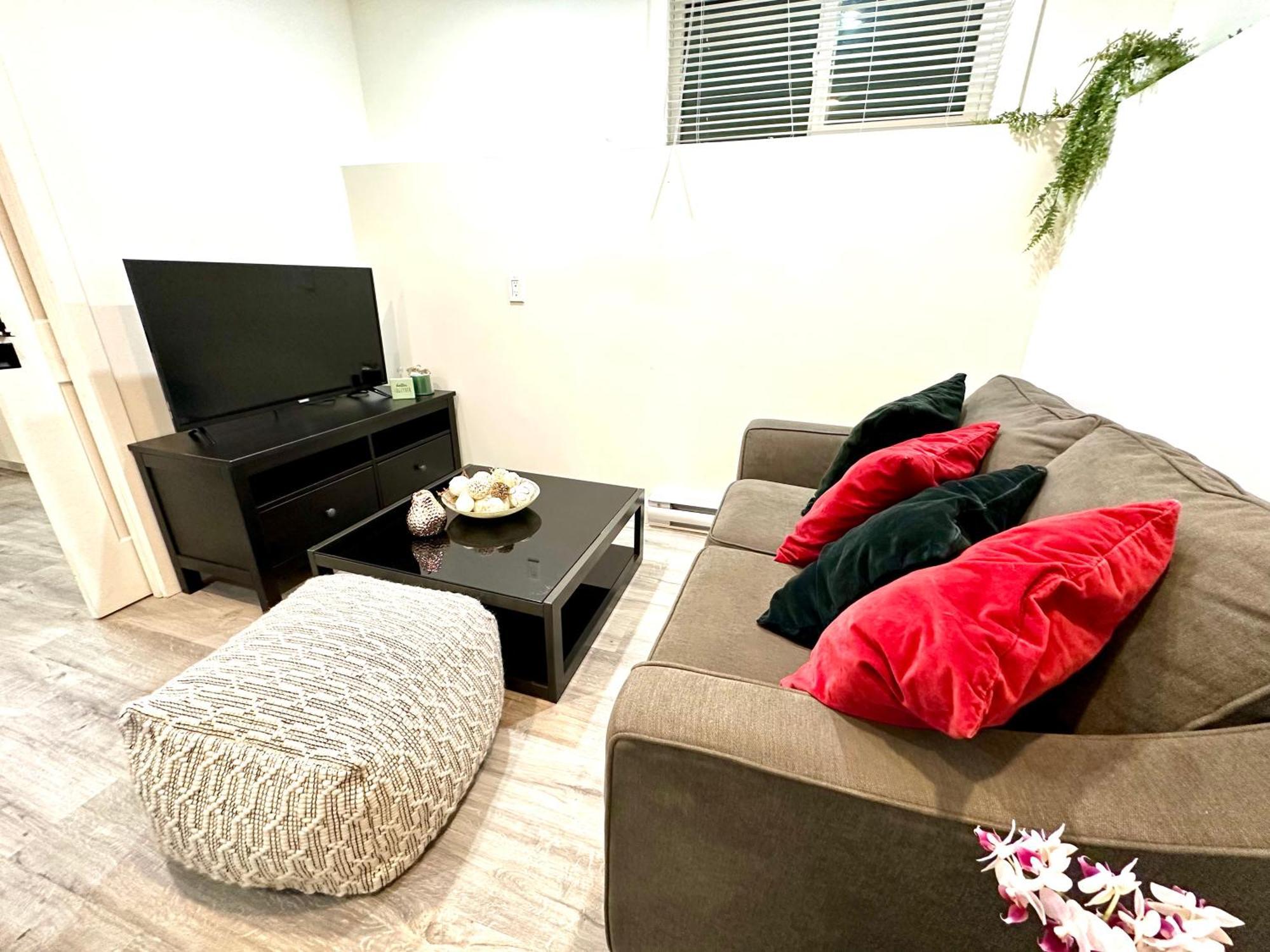 Cozy & Bright Home With Parking Victoria Exteriér fotografie